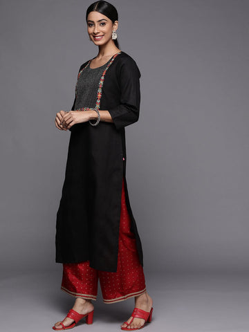 Varanga Black embroidered kurta with round neck